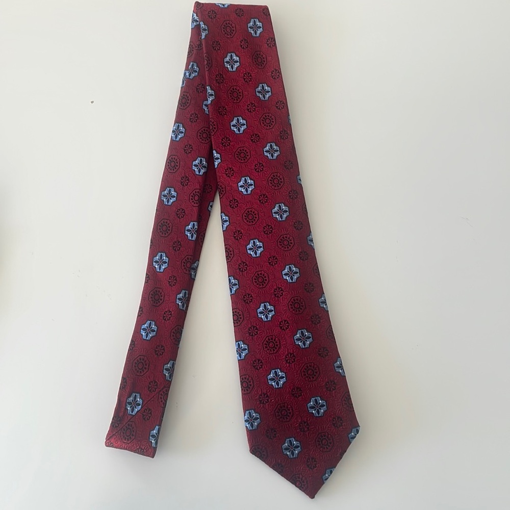 Burgundy Design All Silk Mens Tie from Jos. A. Bank - Heritage collection